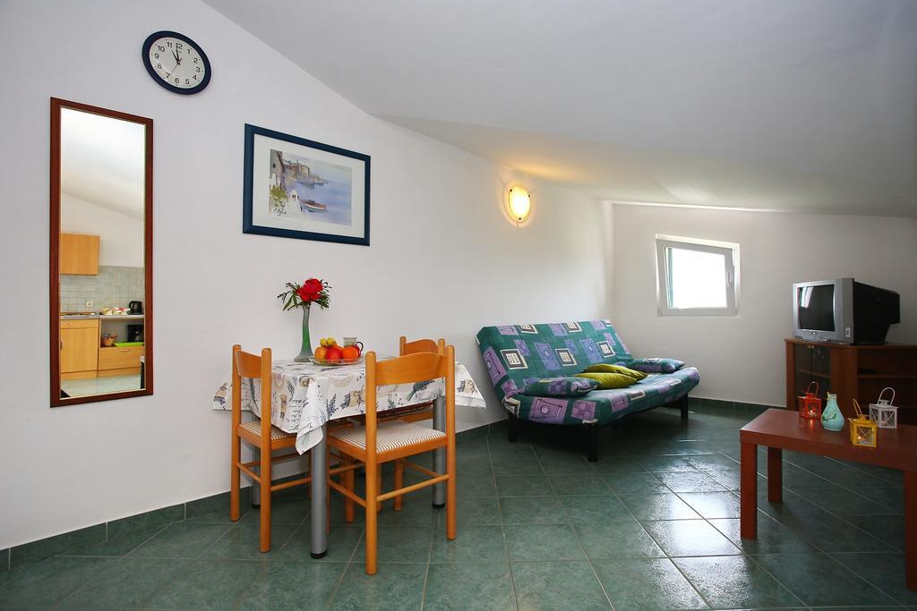 Apartments Vila Ana Seline Buitenkant foto